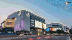 -**入住贴心礼**：签约即赠「新居大礼包」（品牌